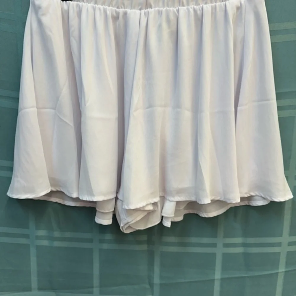 Show Me Your MuMu Cream Flowy Women's Skorts
